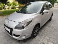 Usado Renault Scénic III Dynamique 130 CV (95 kW) 2011 Gris / plata Monovolumen