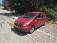 Usado Citroën Xsara Picasso Exclusive 110 CV (80 kW) 2006 Granate Monovolumen