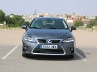 Usado Lexus CT200h Executive Line 136 CV (100 kW) 2014 Gris / plata Berlina