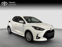 Usado Toyota Yaris Hybrid Active 116 CV (85 kW) 2022 Blanco Berlina