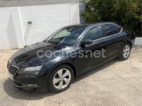 Usado Skoda Superb Style 150 CV (110 kW) 2018 Negro Familiar