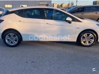Usado Opel Astra Dynamic 110 CV (80 kW) 2018 Blanco Berlina