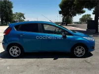 Usado Ford Fiesta Trend 100 CV (73 kW) 2015 Azul Utilitario