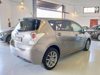Usado Toyota Verso Advance 112 CV (82 kW) 2014 Gris / plata Monovolumen