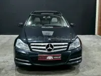 Usado Mercedes C200 136 CV (100 kW) 2012 Azul Familiar