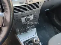 Usado Opel Astra Enjoy 100 CV (73 kW) 2005 Gris / plata Berlina