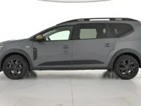 Usado Dacia Jogger Extreme 140 CV (102 kW) 2024 Gris Monovolumen