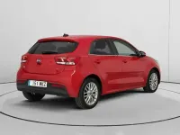 Usado Kia Rio 101 CV (74 kW) 2017 Rojo Utilitario