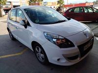 Usado Renault Scénic III Dynamique 110 CV (80 kW) 2011 Blanco Monovolumen