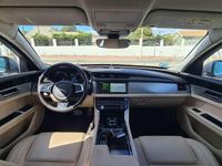 Usado Jaguar XF Sportbrake Prestige 179 CV (131 kW) 2021 Gris Familiar