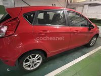 Usado Ford Fiesta Trend 100 CV (73 kW) 2015 Rojo Berlina
