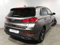 Usado Hyundai i30 120 CV (88 kW) 2023 Beige Berlina