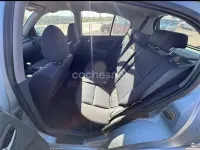Usado Nissan Almera 98 CV (72 kW) 2005 Gris / plata Berlina