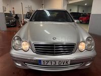 Usado Mercedes C220 Avantgarde 150 CV (110 kW) 2006 Gris / plata Berlina