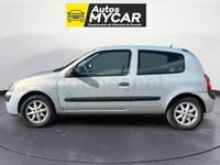 Usado Renault Clio II Privilege 75 CV (55 kW) 2004 Gris / plata Berlina