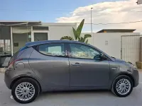 Usado Lancia Ypsilon Platinum 95 CV (69 kW) 2013 Gris / plata Utilitario