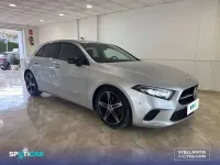 Usado Mercedes A180 116 CV (85 kW) 2019 Gris Utilitario