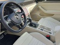 Usado VW Passat Alltrack 190 CV (139 kW) 2019 Azul Familiar