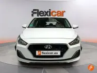Usado Hyundai i30 120 CV (88 kW) 2018 Blanco Berlina