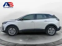 Usado Peugeot 3008 Active 130 CV (95 kW) 2022 Blanco SUV