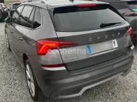 Usado Skoda Kamiq Style 110 CV (80 kW) 2022 Gris / plata SUV