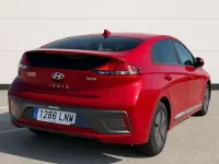 Usado Hyundai Ioniq 141 CV (103 kW) 2021 Rojo Utilitario