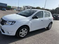 Usado Dacia Sandero Ambiance 75 CV (55 kW) 2014 Blanco Utilitario