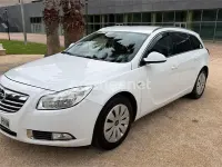 Używany Opel Insignia Excellence 130 KM (95 kW) 2014 Biały Kombi