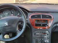 Usado Peugeot 607 136 CV (100 kW) 2007 Gris / plata Berlina