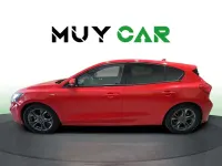 Usado Ford Focus ST-Line 125 CV (91 kW) 2019 Rojo Utilitario