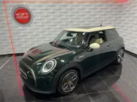 Usado Mini Cooper SE Resolute Edition 135 kW (184 CV) 2022 Verde Utilitario