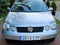 Usado VW Polo Match 75 CV (55 kW) 2004 Gris / plata Berlina