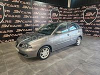 Usado Seat Ibiza Sport 100 CV (73 kW) 2004 Gris / plata Berlina