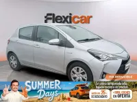Usado Toyota Yaris Hybrid Active 99 CV (72 kW) 2019 Gris Utilitario