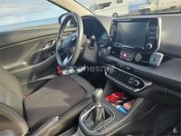 Usado Skoda Karoq Ambition 150 CV (110 kW) 2023 Gris / plata SUV