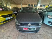 Usado VW Polo Advance 75 CV (55 kW) 2017 Gris / plata Berlina