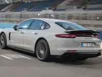 Usado Porsche Panamera Turbo S Executive 680 CV (500 kW) 2018 Azul Berlina