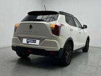 Usado Ssangyong (KGM) Tivoli Limited 163 CV (119 kW) 2021 Blanco/techo negro SUV