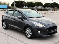 Usado Ford Fiesta 86 CV (63 kW) 2018 Gris Utilitario