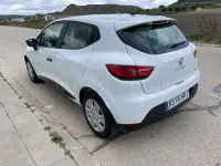 Usado Renault Clio III Collection 75 CV (55 kW) 2013 Blanco Berlina