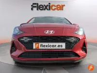Usado Hyundai i10 67 CV (49 kW) 2023 Rojo Utilitario