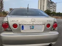 Usado Lexus IS200 Luxury Line 155 CV (114 kW) 2002 Gris / plata Berlina