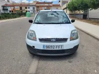 Usado Ford Fiesta Ambiente 68 CV (50 kW) 2006 Blanco Utilitario