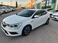 Usado Renault Mégane Business 95 CV (69 kW) 2019 Blanco Berlina
