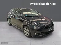 Usado Toyota Yaris Hybrid Active 115 CV (84 kW) 2025 Negro Berlina