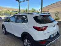 Usado Kia Stonic 84 CV (61 kW) 2018 Blanco SUV
