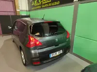 Usado Peugeot 3008 Premium 110 CV (80 kW) 2010 Negro Familiar