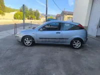 Usado Ford Focus Trend 100 CV (73 kW) 2004 Azul Berlina