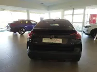 Usado Citroën e-C4 Shine 100 kW (136 CV) 2022 Negro perla nera Utilitario
