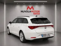 Usado Seat Leon Style 150 CV (110 kW) 2021 Blanco Familiar